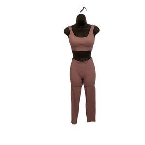 Matching 2 Piece Ribbed Seamless Capri Yoga/Gym Outfit